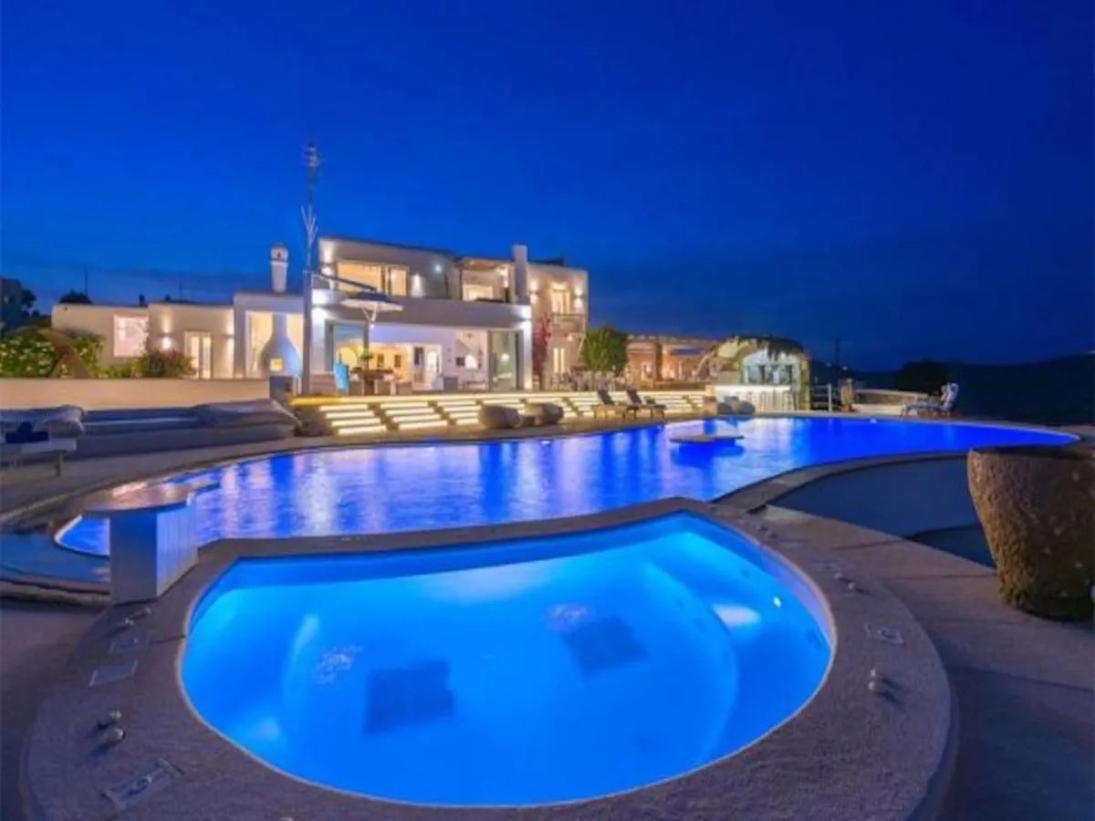 Spectacular Kalafatis Villa 5 Bedrooms Villa Vibhu Private Jacuzzis Infinity Pool